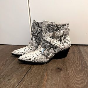 Gianni Bini Jeydda Leather Snakeskin Ankle Boots Size 8.5